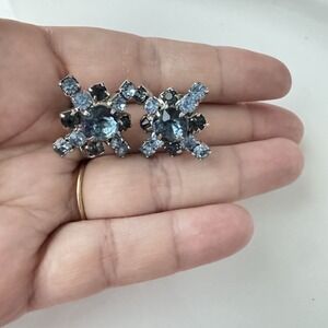 Vintage Blue Rhinestone Cluster Flower Snowflake Screw Back Earrings Silver Tone